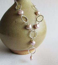 Mauve Pearl Necklace with Hammered Sterling Silver Hoops